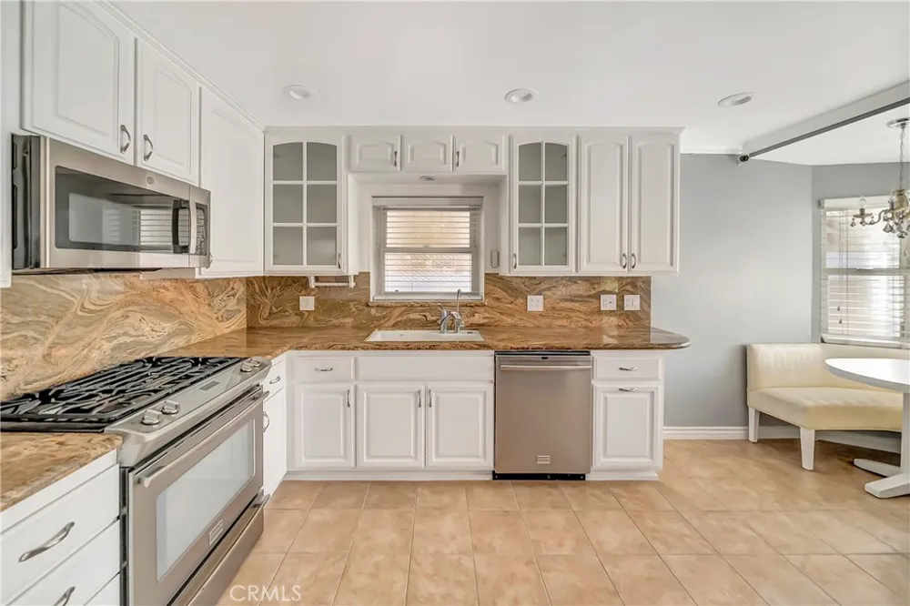 22907 Leonora Dr Woodland Hills, CA 91367