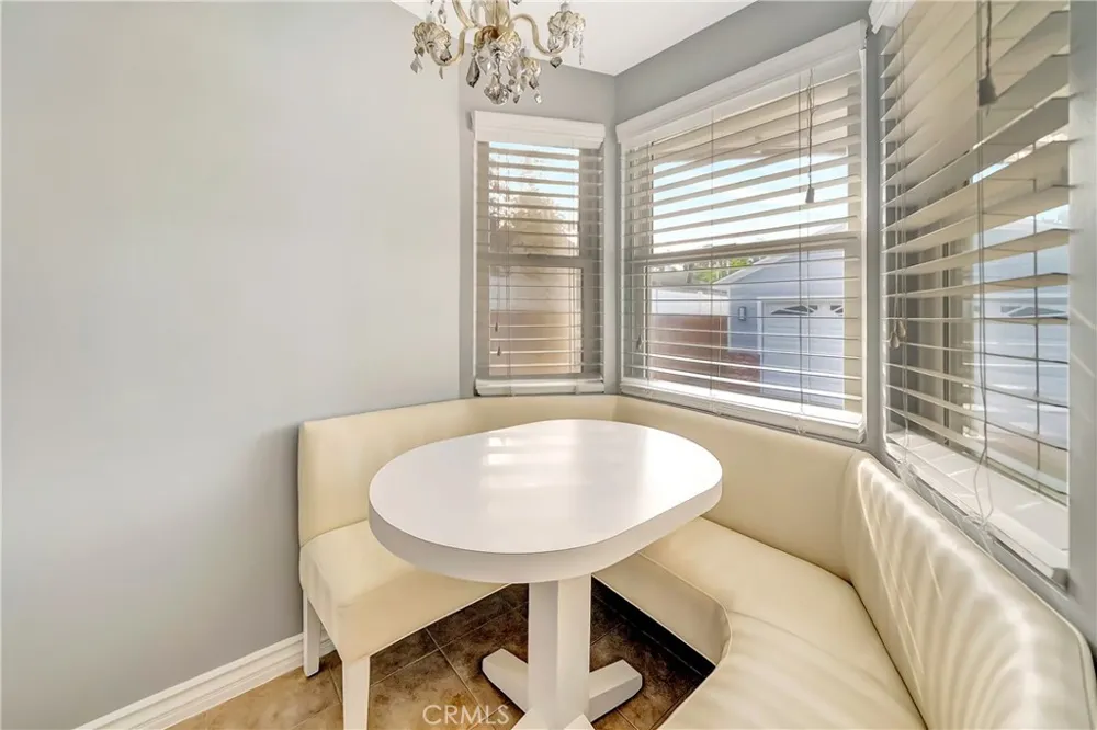 22907 Leonora Dr Woodland Hills, CA 91367