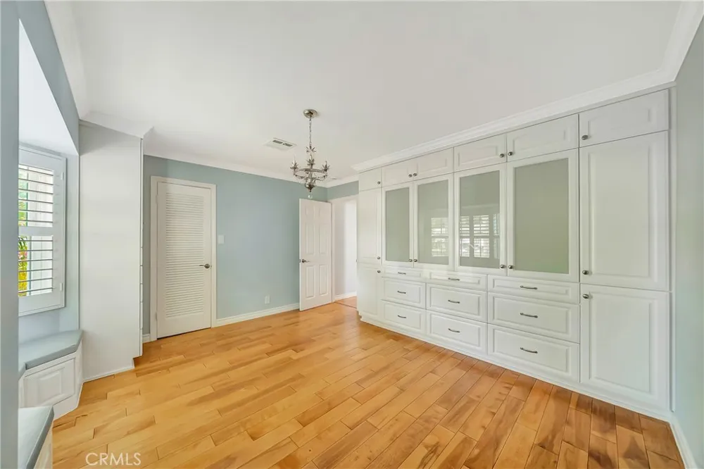 22907 Leonora Dr Woodland Hills, CA 91367