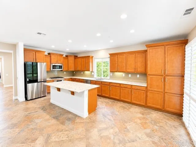 1247 Bellingham Dr Oceanside, CA 92057