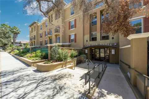 128 Oak Knoll #111