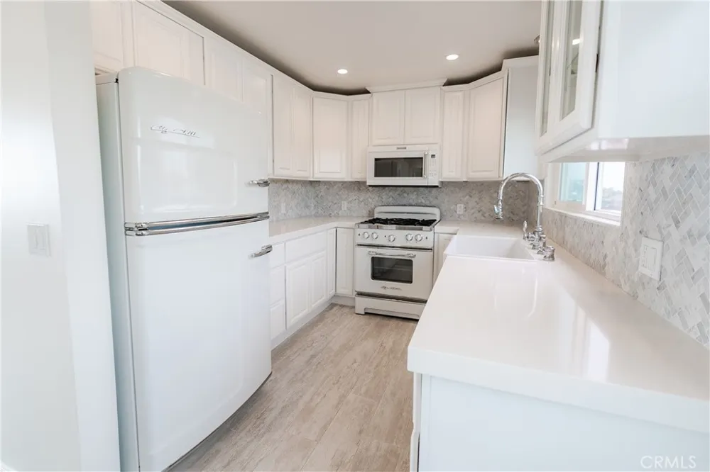 577 S Ramona #E Laguna Beach, CA 92651