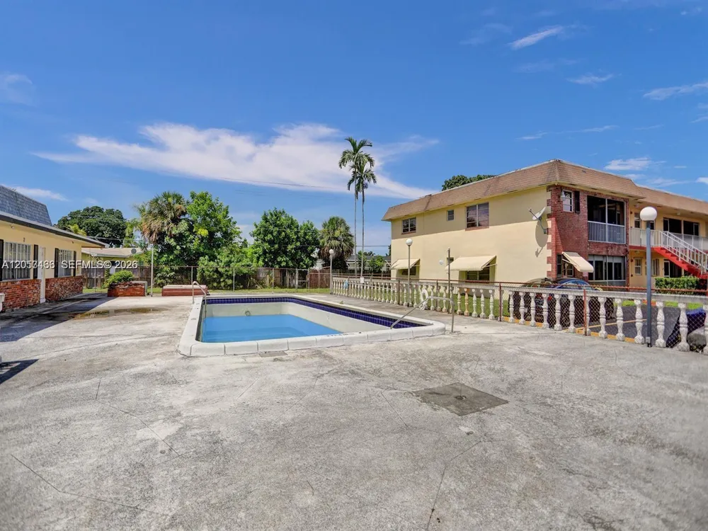 2040 NW 81st Ave #117 Pembroke Pines, FL 33024