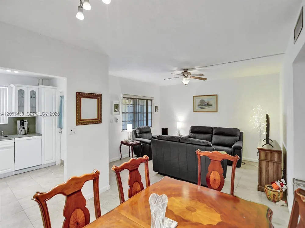 2040 NW 81st Ave #117 Pembroke Pines, FL 33024