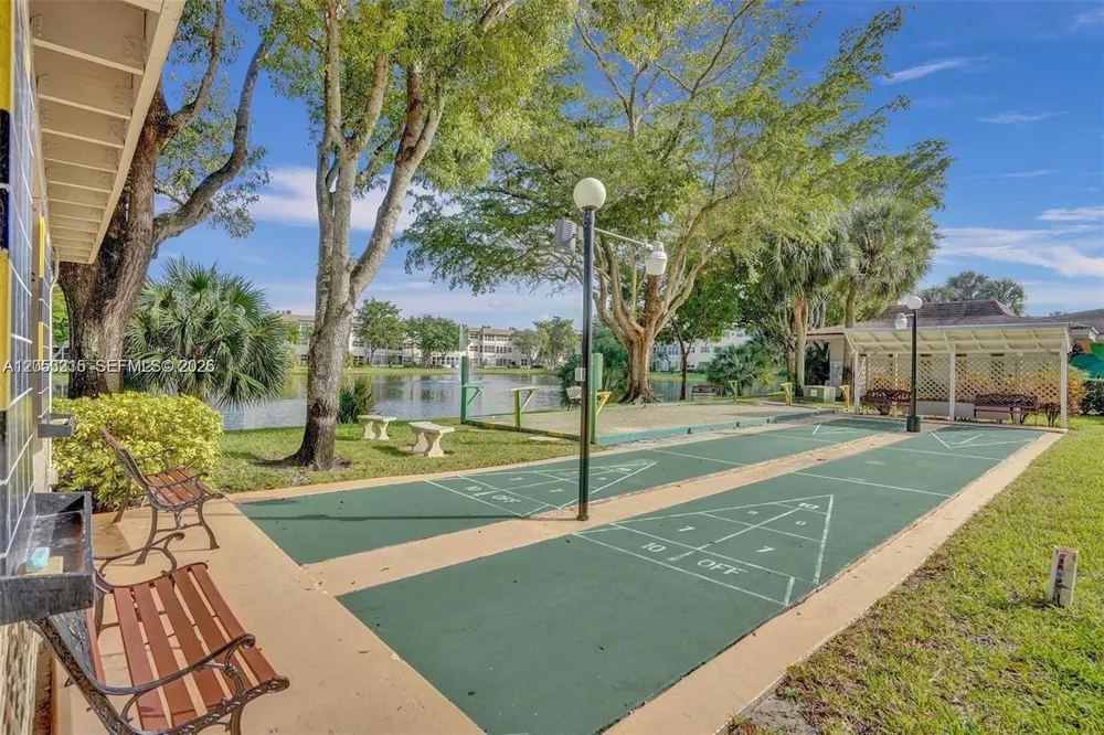 3530 NW 52nd Ave #509 Lauderdale Lakes, FL 33319