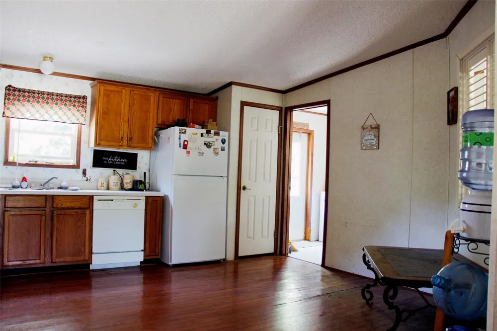 1199 County Road 1245 Savoy, TX 75479