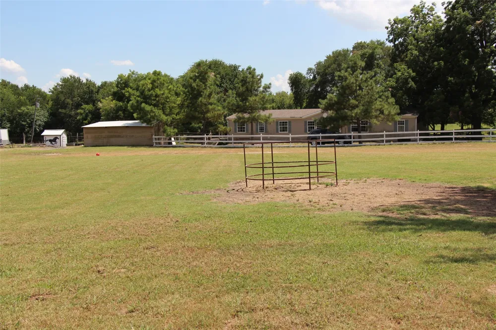 1199 County Road 1245 Savoy, TX 75479