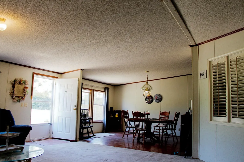 1199 County Road 1245 Savoy, TX 75479