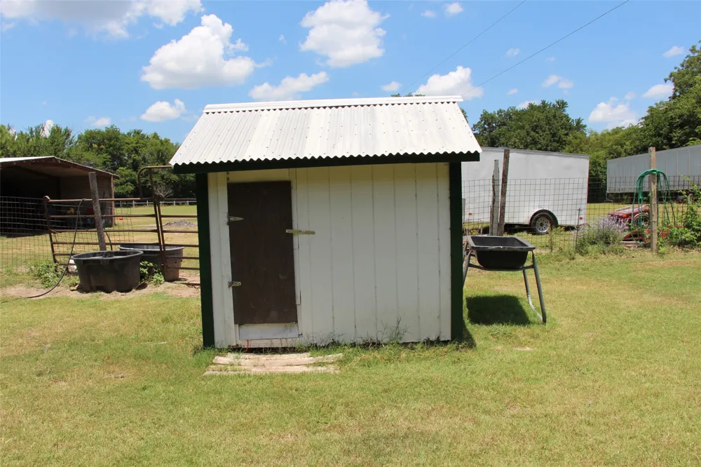 1199 County Road 1245 Savoy, TX 75479