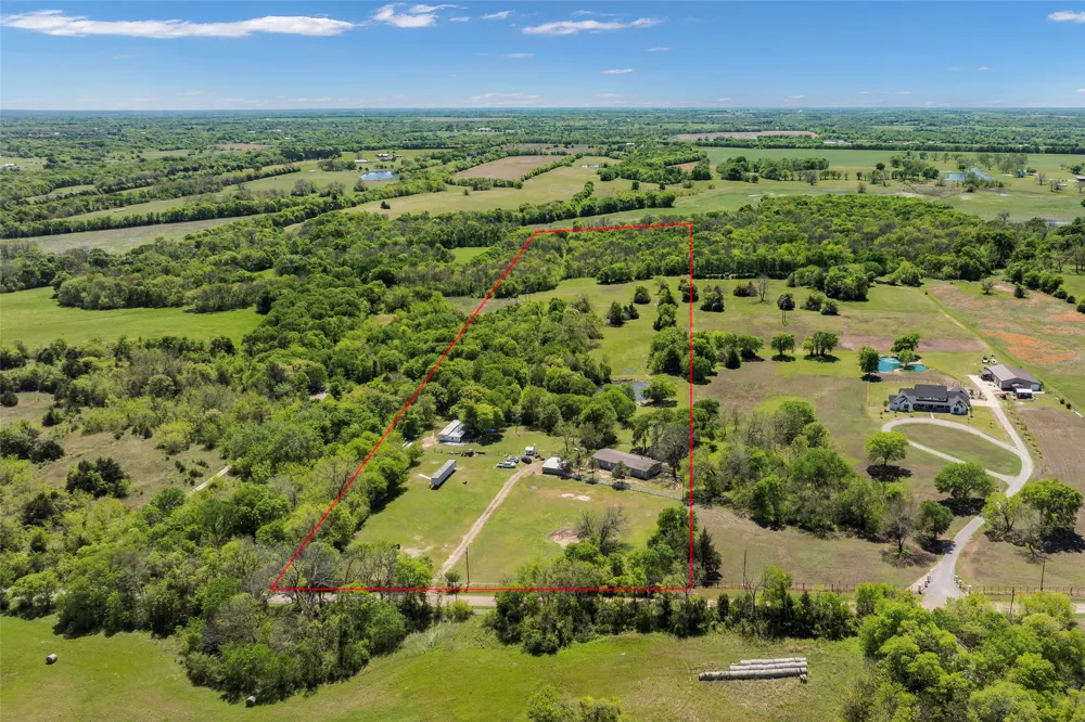 1199 County Road 1245 Savoy, TX 75479