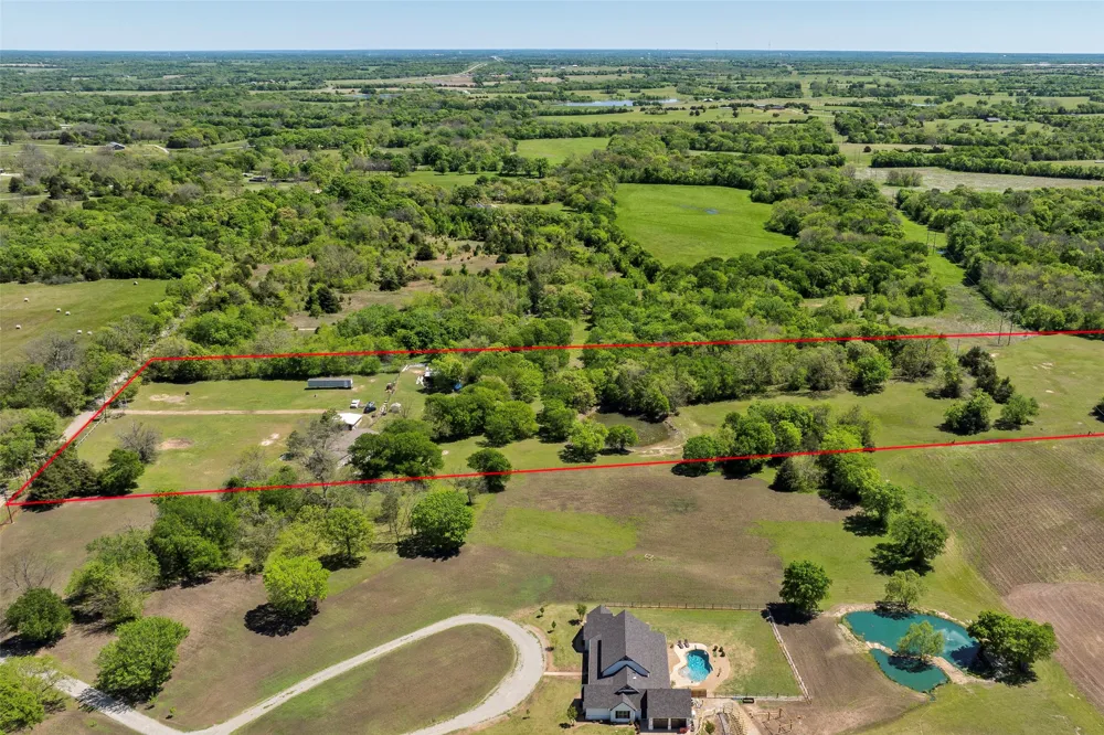 1199 County Road 1245 Savoy, TX 75479