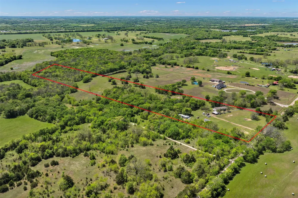 1199 County Road 1245 Savoy, TX 75479