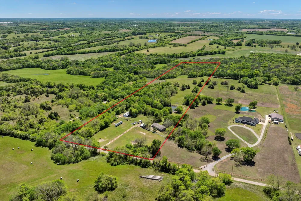 1199 County Road 1245 Savoy, TX 75479