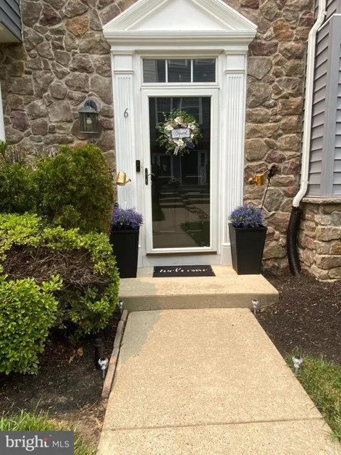 6 FOX COURT
