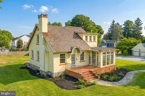 307 MONUMENT AVENUE