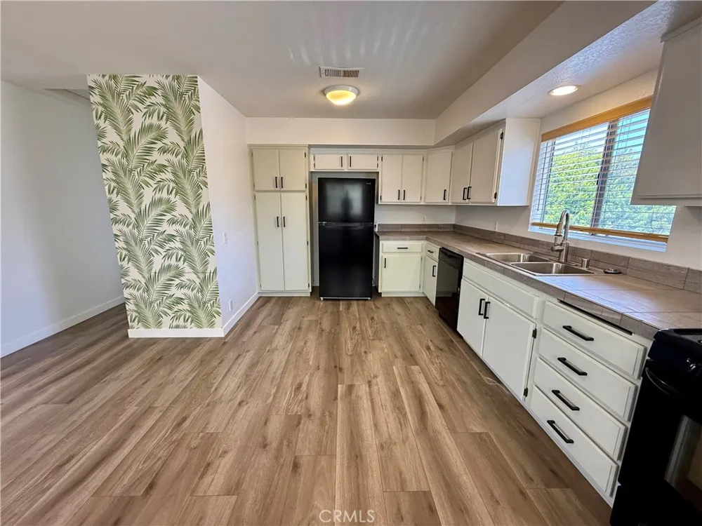 190 Costa Mesa #B Costa Mesa, CA 92627