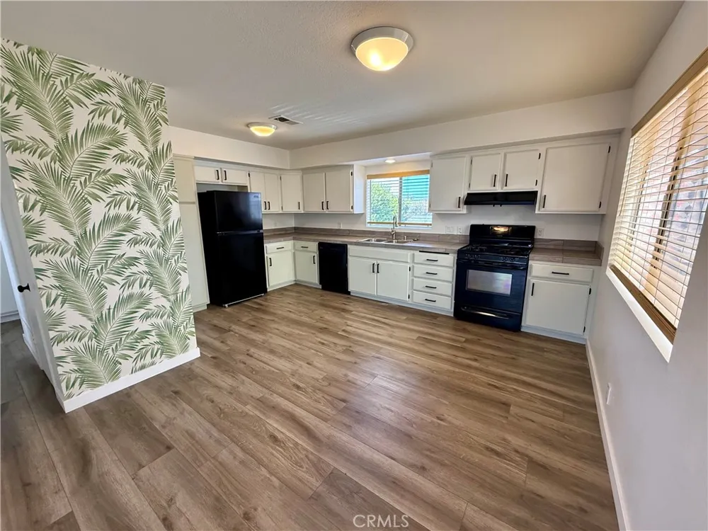 190 Costa Mesa #B Costa Mesa, CA 92627