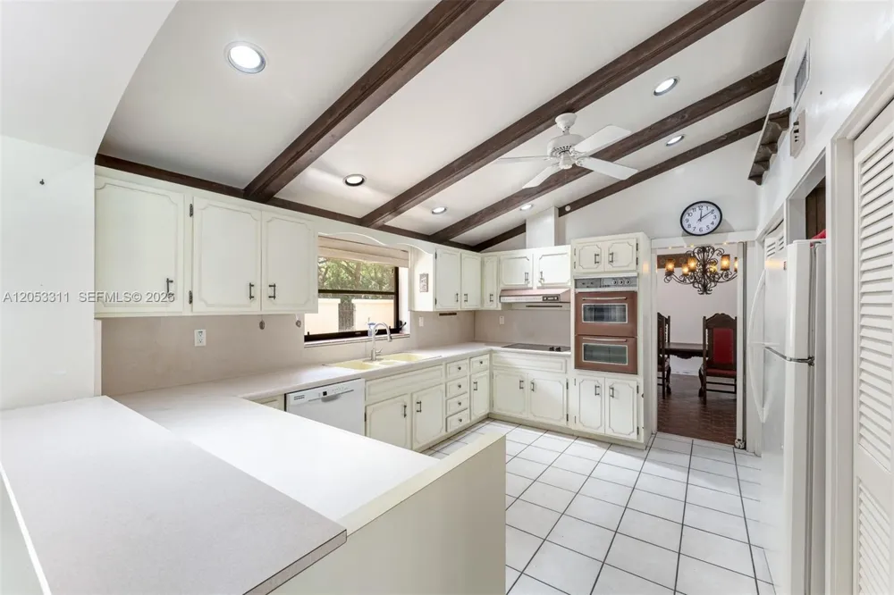 11950 SW 67 Ct Pinecrest, FL 33156