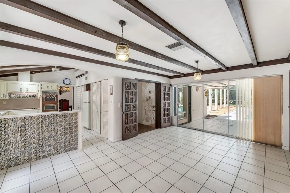 11950 SW 67 Ct Pinecrest, FL 33156