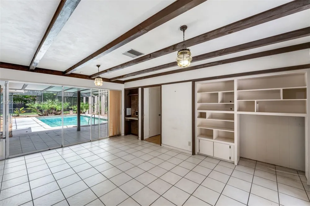11950 SW 67 Ct Pinecrest, FL 33156