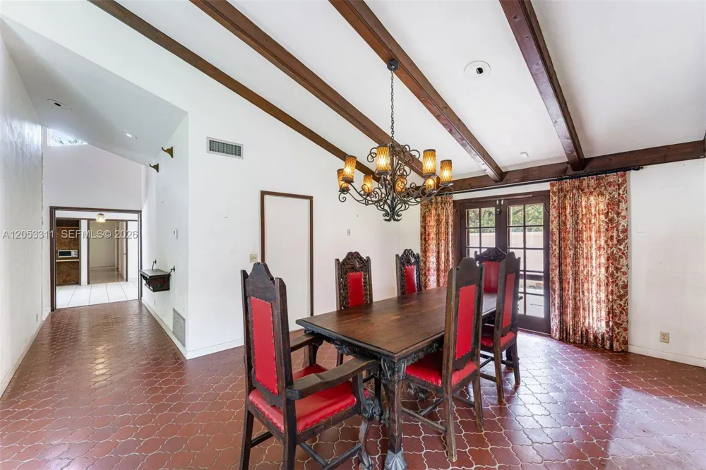 11950 SW 67 Ct Pinecrest, FL 33156