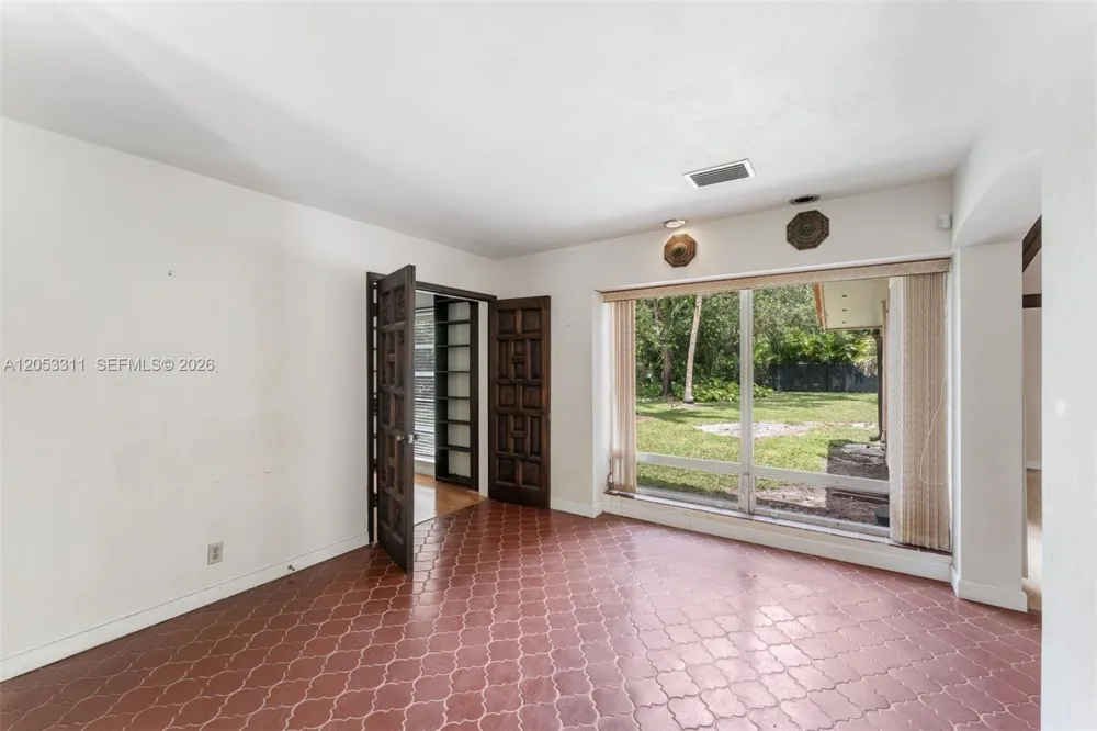 11950 SW 67 Ct Pinecrest, FL 33156