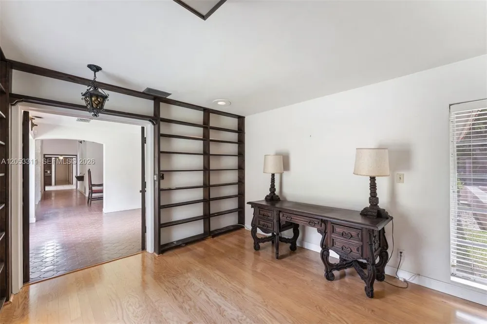 11950 SW 67 Ct Pinecrest, FL 33156