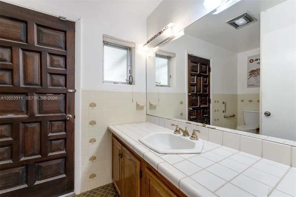 11950 SW 67 Ct Pinecrest, FL 33156