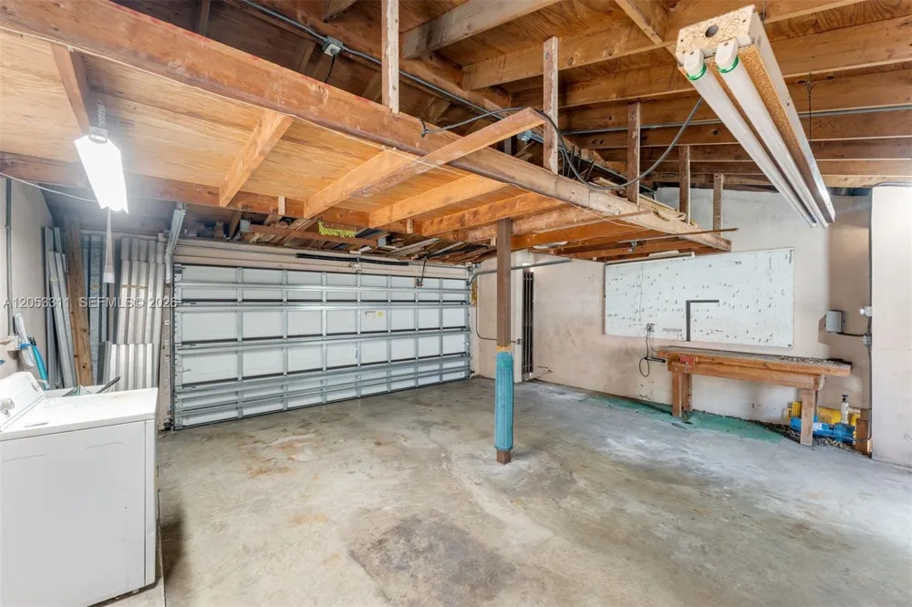11950 SW 67 Ct Pinecrest, FL 33156