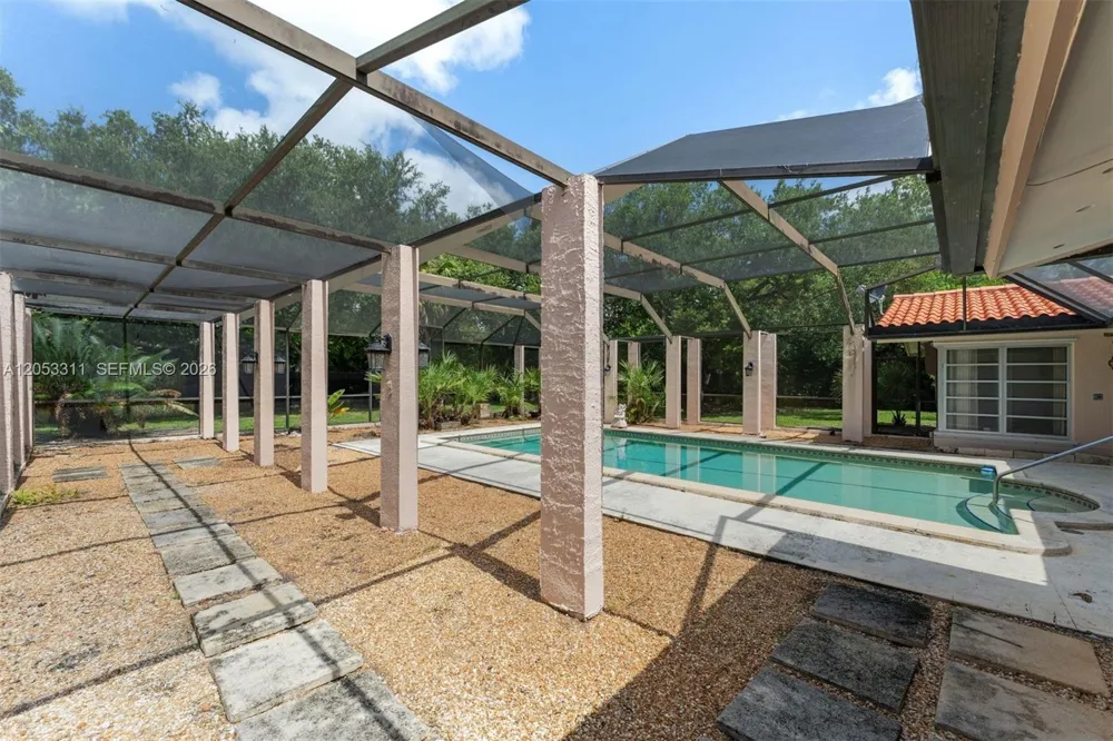 11950 SW 67 Ct Pinecrest, FL 33156