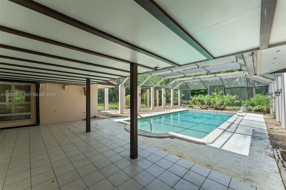 11950 SW 67 Ct Pinecrest, FL 33156
