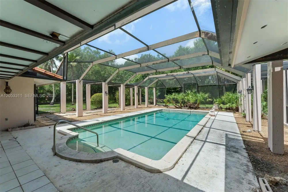 11950 SW 67 Ct Pinecrest, FL 33156
