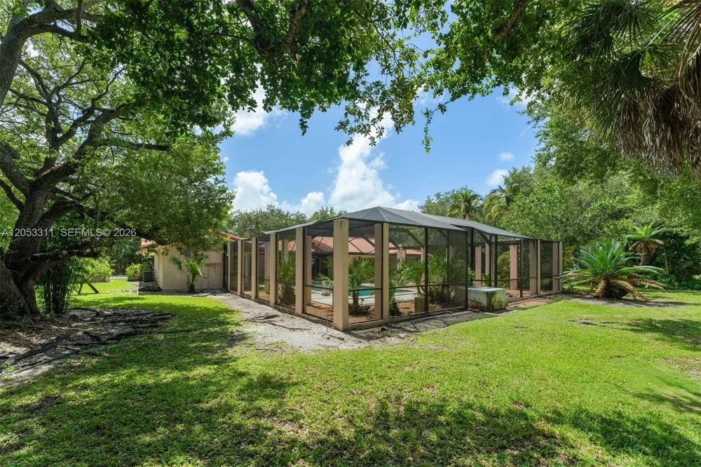 11950 SW 67 Ct Pinecrest, FL 33156