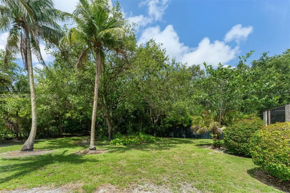 11950 SW 67 Ct Pinecrest, FL 33156