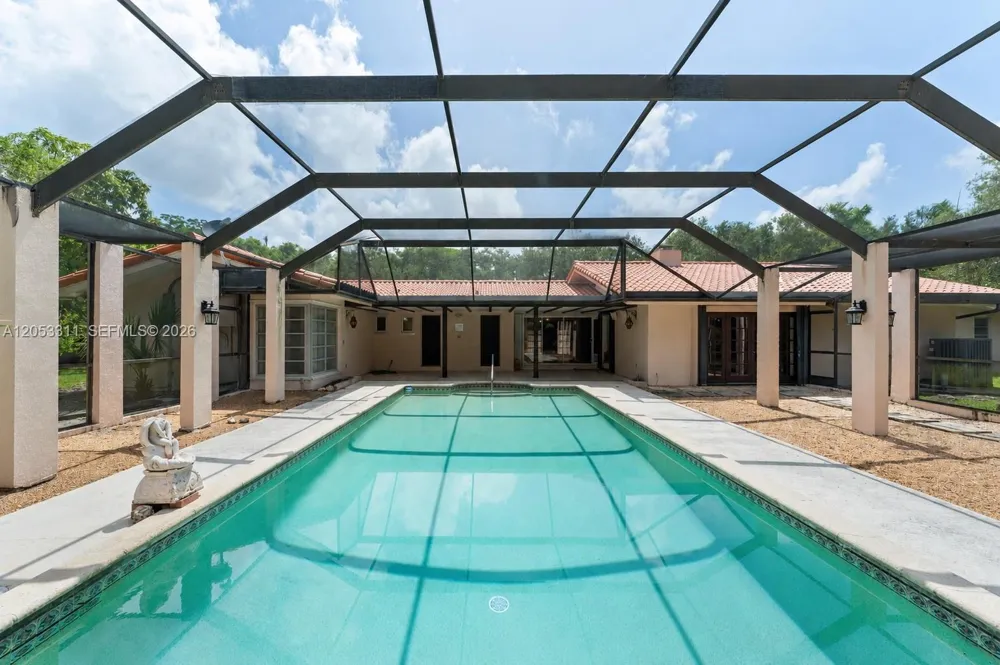 11950 SW 67 Ct Pinecrest, FL 33156