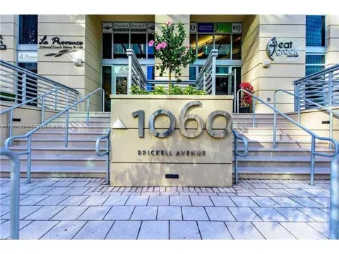 1060 Brickell Ave #1903