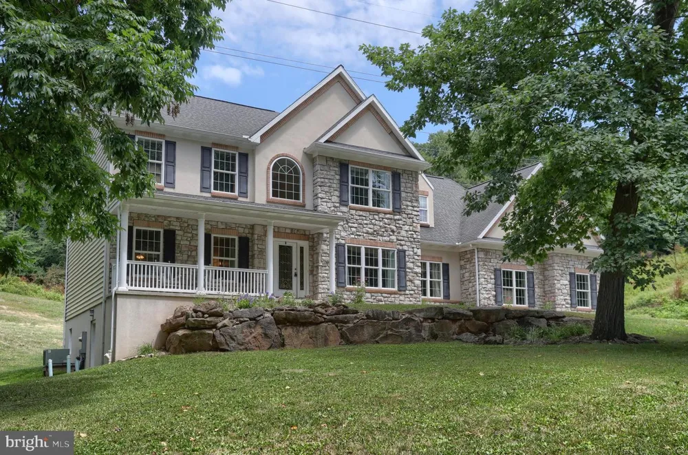 304 IRON VALLEY DRIVE Lebanon, PA 17042