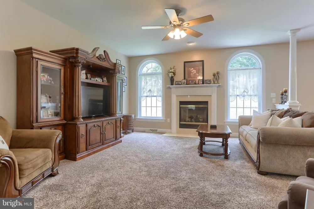304 IRON VALLEY DRIVE Lebanon, PA 17042