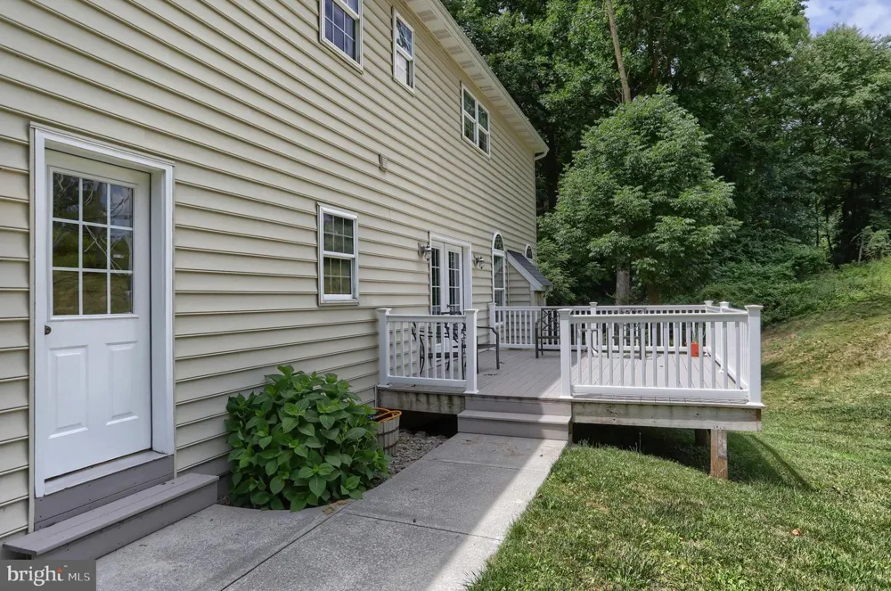 304 IRON VALLEY DRIVE Lebanon, PA 17042