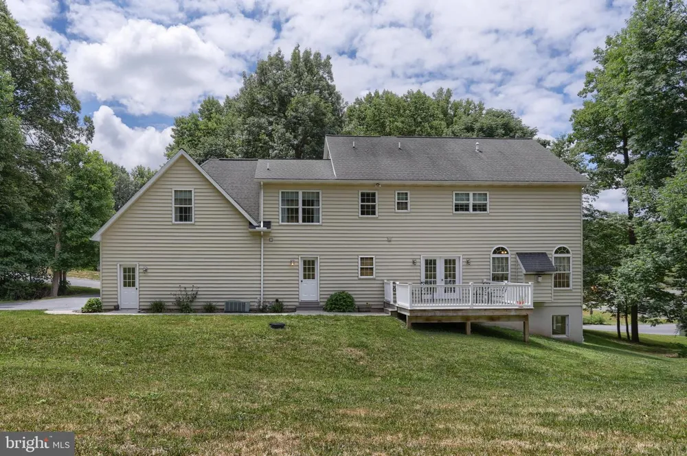 304 IRON VALLEY DRIVE Lebanon, PA 17042