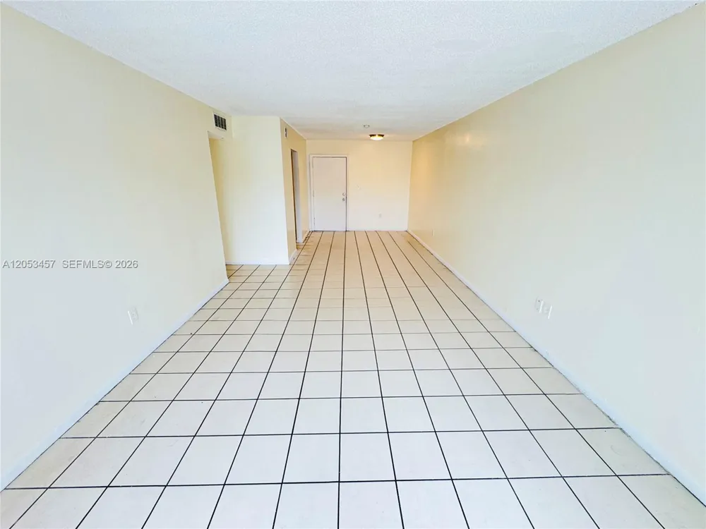 3610 NW 21st St #205 Lauderdale Lakes, FL 33311