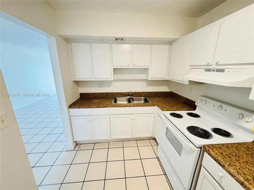 3610 NW 21st St #205 Lauderdale Lakes, FL 33311