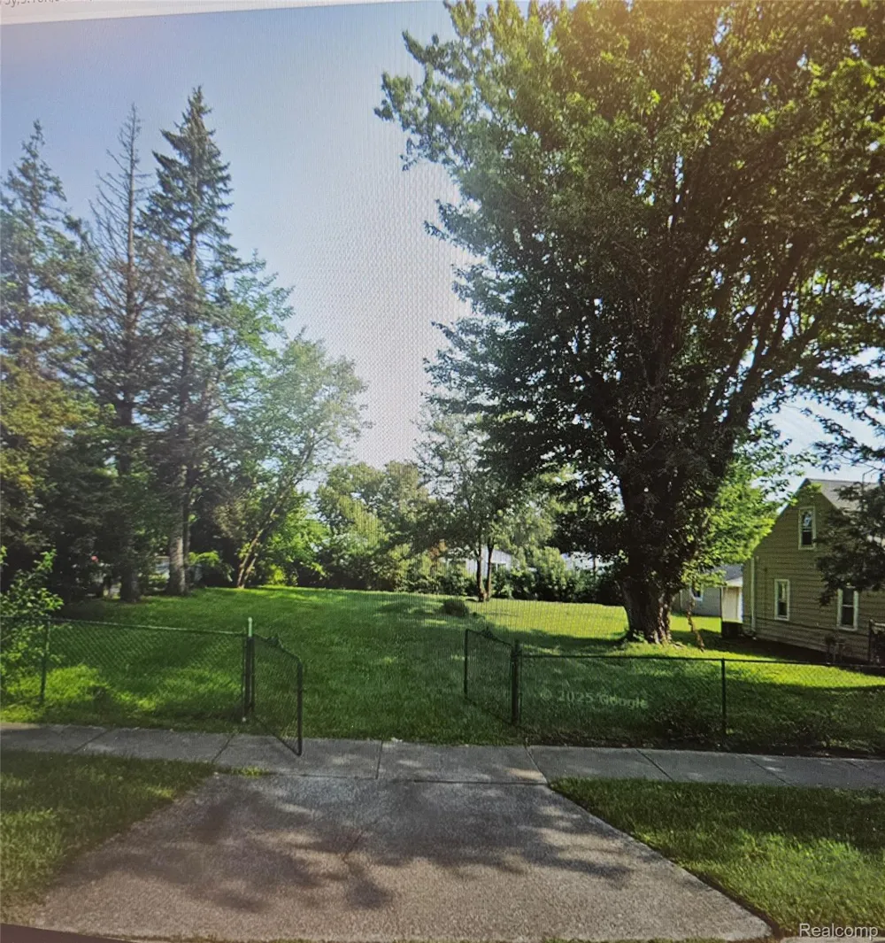 29080 Powers Street Westland City, MI 48186