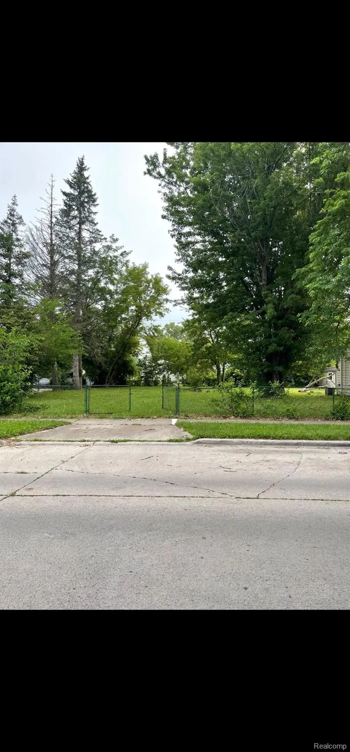 29080 Powers Street Westland City, MI 48186
