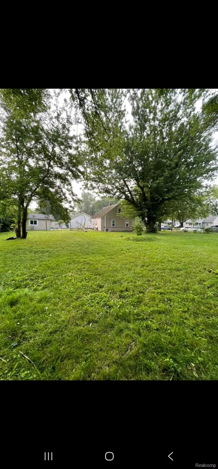 29080 Powers Street Westland City, MI 48186