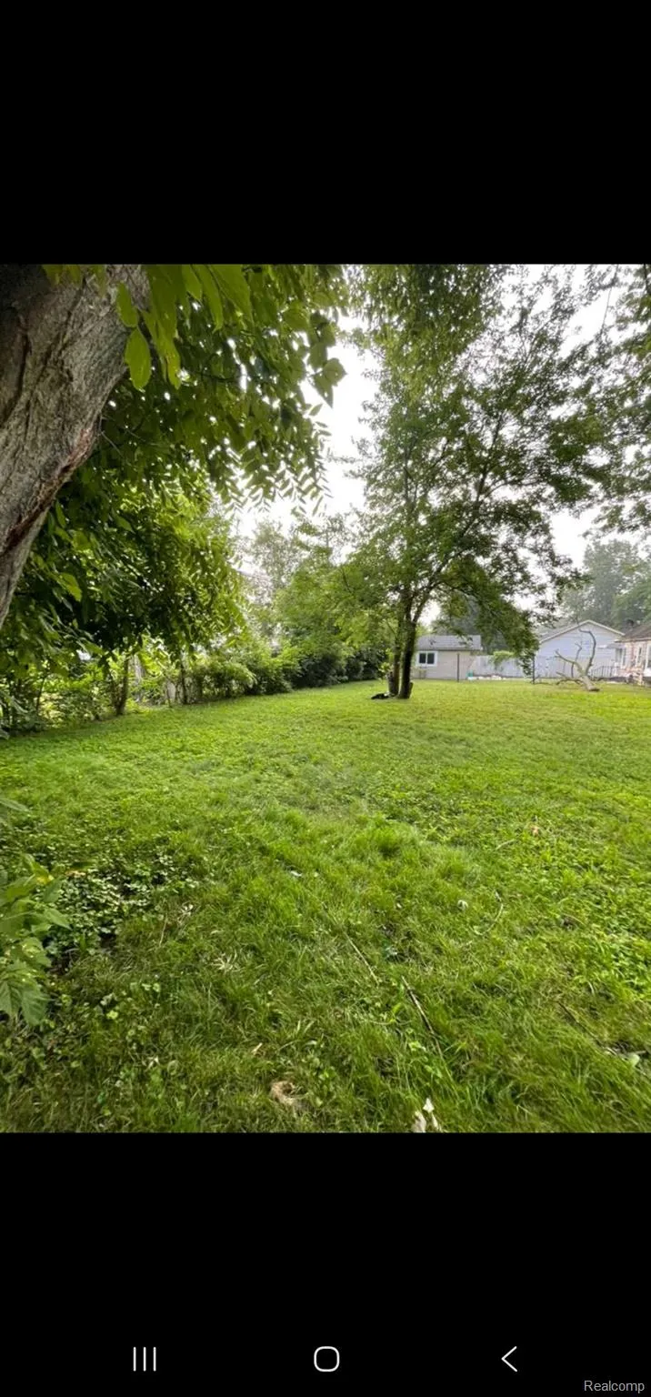 29080 Powers Street Westland City, MI 48186