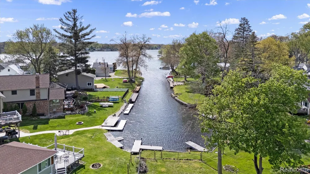 8294 Lagoon Street Commerce Charter Township, MI 48382
