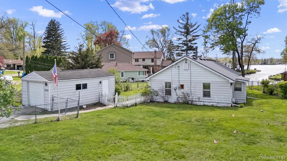 8294 Lagoon Street Commerce Charter Township, MI 48382