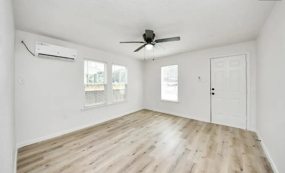 7301 Sherman Street Houston, TX 77011