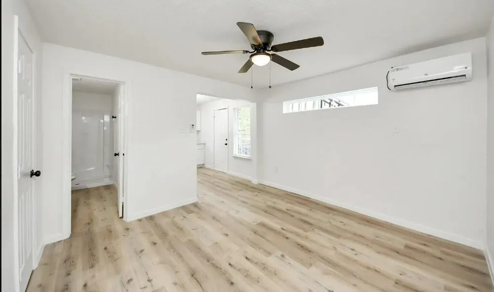 7301 Sherman Street Houston, TX 77011